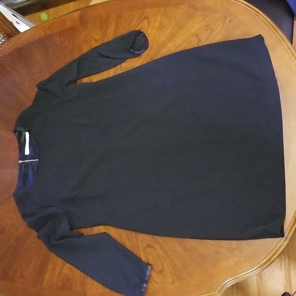 Black dress with sheer sleeves - Picture 2 of 12